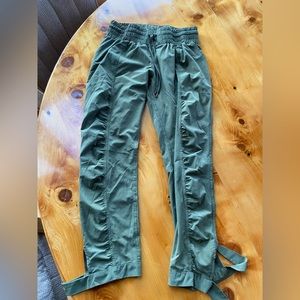 Army Green Prana joggers!! Size small! Good condition!